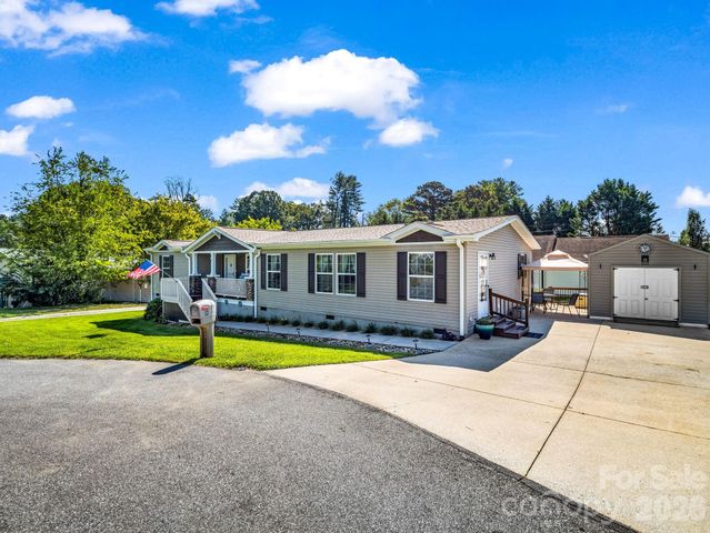 12 N Frederick Lane, Hendersonville, NC 28792