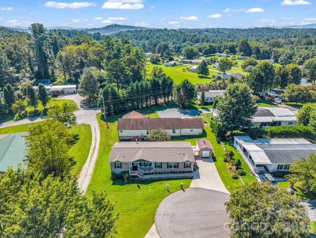 12 N Frederick Lane, Hendersonville, NC 28792