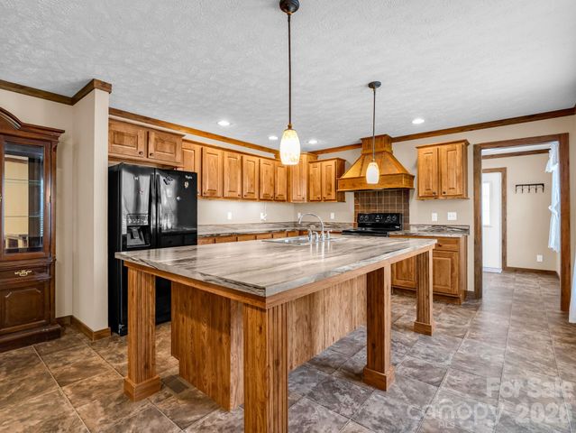 12 N Frederick Lane, Hendersonville, NC 28792