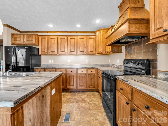 12 N Frederick Lane, Hendersonville, NC 28792