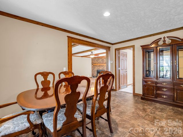 12 N Frederick Lane, Hendersonville, NC 28792