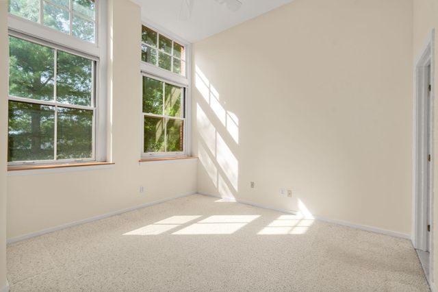 51 Pettee 34, Newton, MA 02464