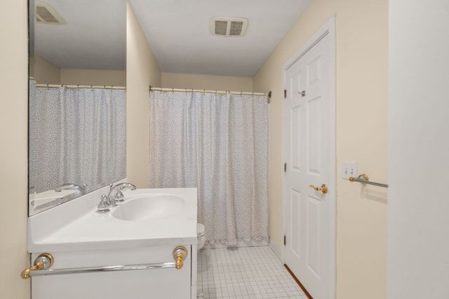 51 Pettee 34, Newton, MA 02464