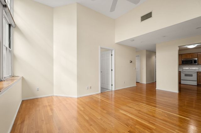 51 Pettee 34, Newton, MA 02464