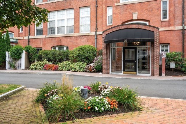 51 Pettee 34, Newton, MA 02464