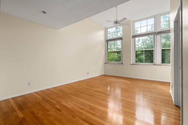51 Pettee 34, Newton, MA 02464