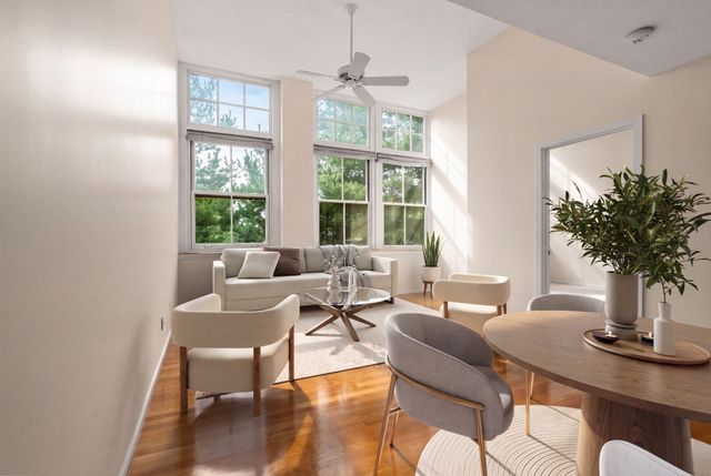 51 Pettee 34, Newton, MA 02464
