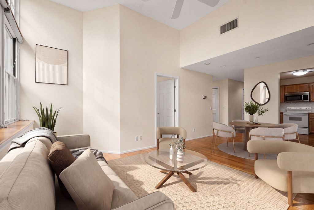 51 Pettee 34, Newton, MA 02464
