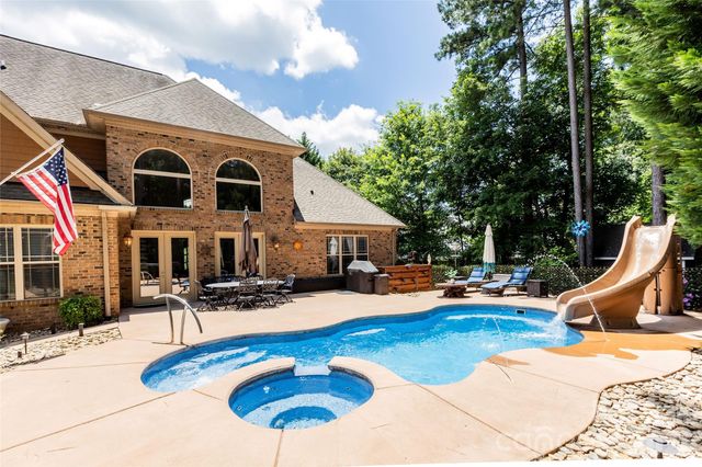 139 Waterbury Drive, Mooresville, NC 28117