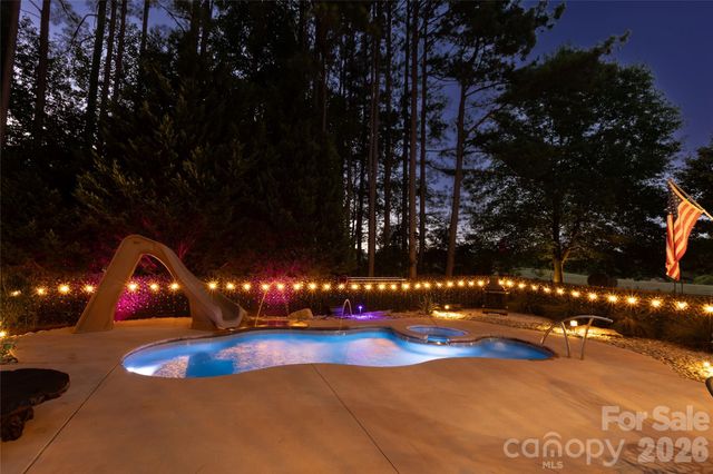 139 Waterbury Drive, Mooresville, NC 28117
