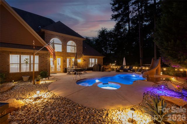 139 Waterbury Drive, Mooresville, NC 28117