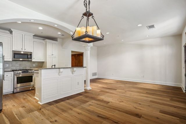 2510 N Henderson 24, Dallas, TX 75206