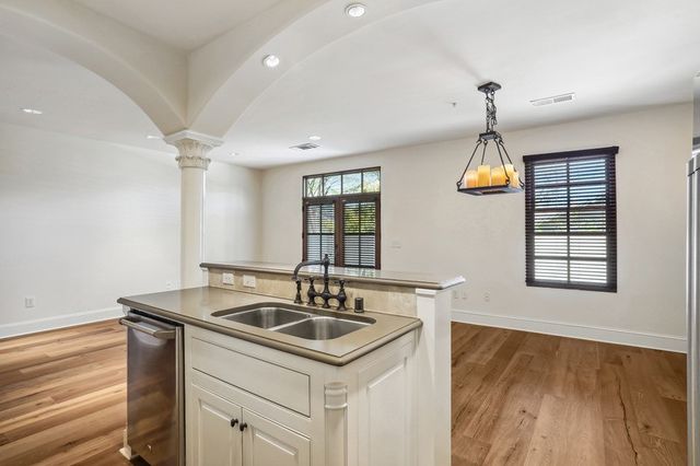 2510 N Henderson 24, Dallas, TX 75206