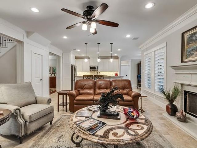 9 Robin Trail, Conroe, TX 77304