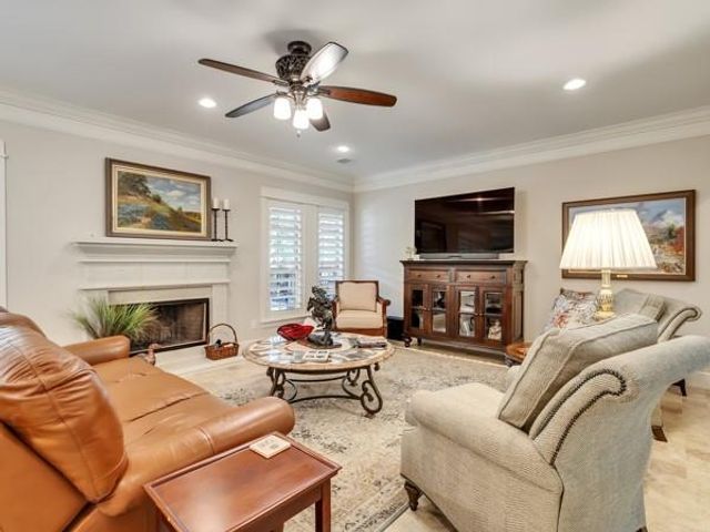 9 Robin Trail, Conroe, TX 77304