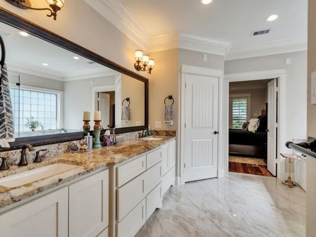 9 Robin Trail, Conroe, TX 77304