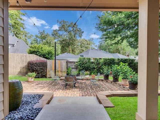 9 Robin Trail, Conroe, TX 77304