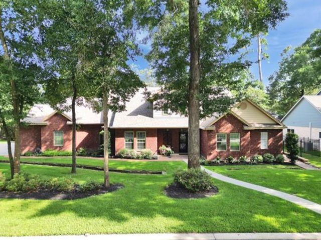 9 Robin Trail, Conroe, TX 77304