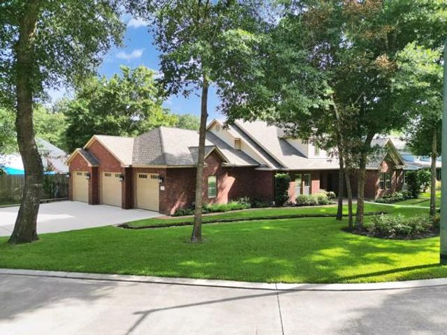 9 Robin Trail, Conroe, TX 77304