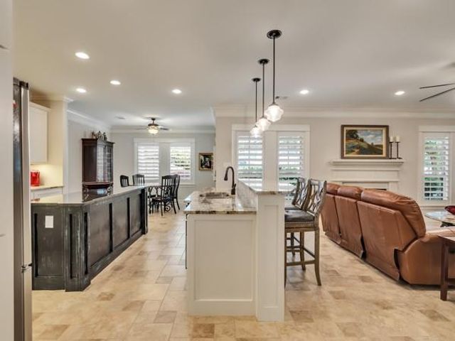 9 Robin Trail, Conroe, TX 77304