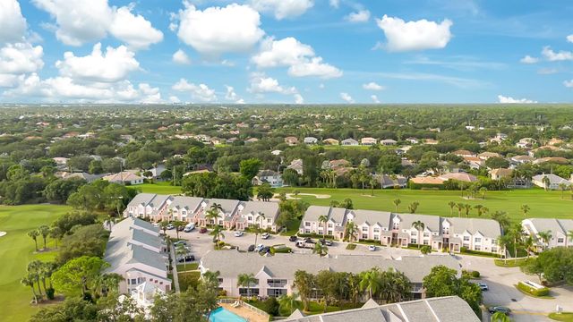 602 Muirfield Court, Jupiter, FL 33458