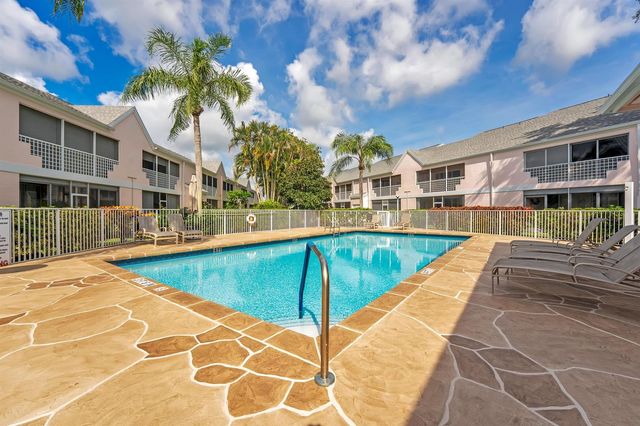 602 Muirfield Court, Jupiter, FL 33458