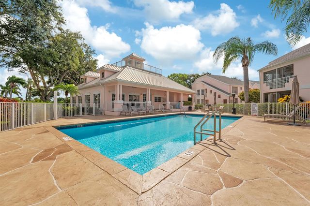 602 Muirfield Court, Jupiter, FL 33458