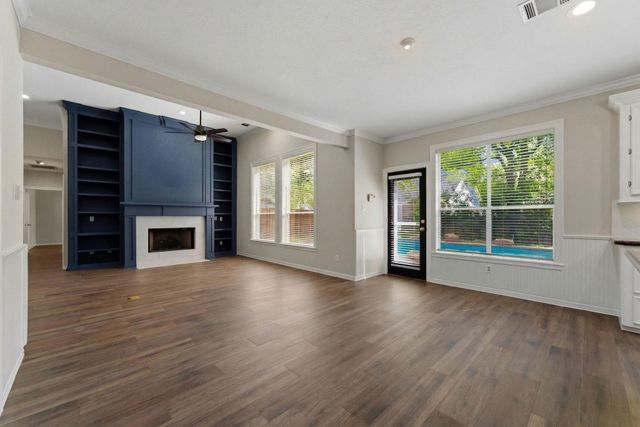 23 Shearwater Place, The Woodlands, TX 77381