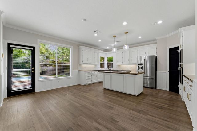 23 Shearwater Place, The Woodlands, TX 77381