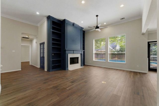 23 Shearwater Place, The Woodlands, TX 77381