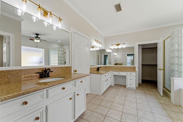 23 Shearwater Place, The Woodlands, TX 77381