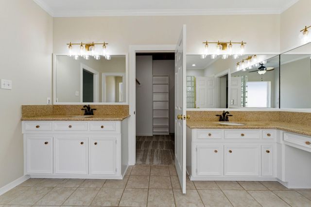 23 Shearwater Place, The Woodlands, TX 77381