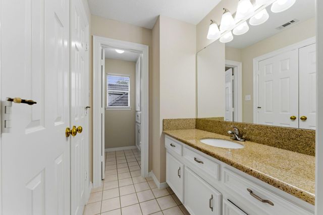 23 Shearwater Place, The Woodlands, TX 77381