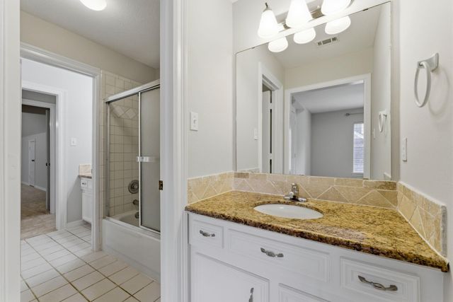 23 Shearwater Place, The Woodlands, TX 77381