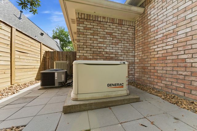 23 Shearwater Place, The Woodlands, TX 77381