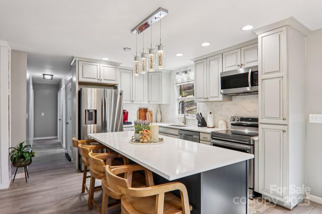 199 Davis Cove Road, Waynesville, NC 28786