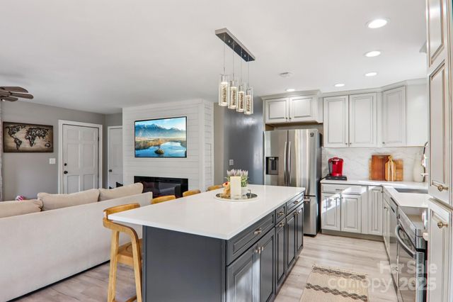 199 Davis Cove Road, Waynesville, NC 28786