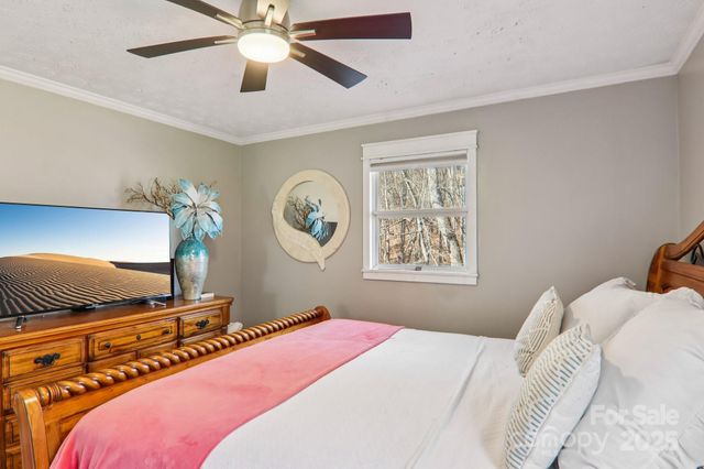 199 Davis Cove Road, Waynesville, NC 28786