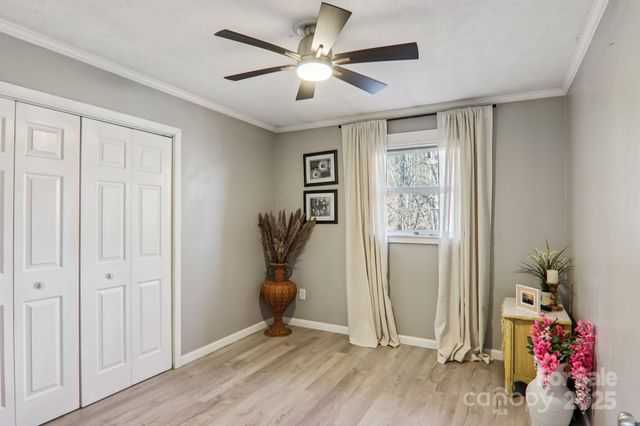 199 Davis Cove Road, Waynesville, NC 28786