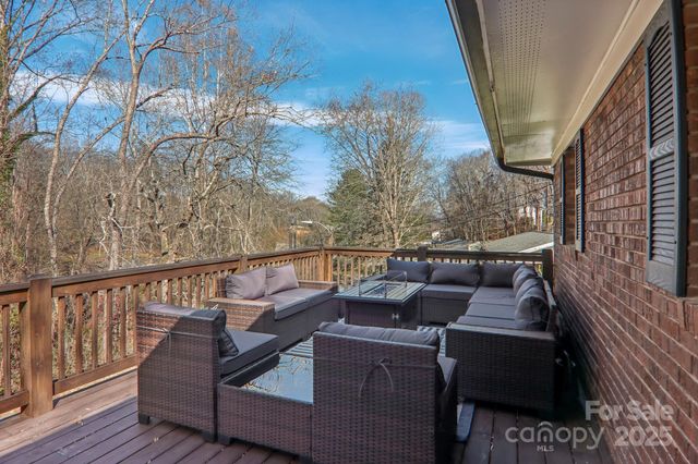 199 Davis Cove Road, Waynesville, NC 28786