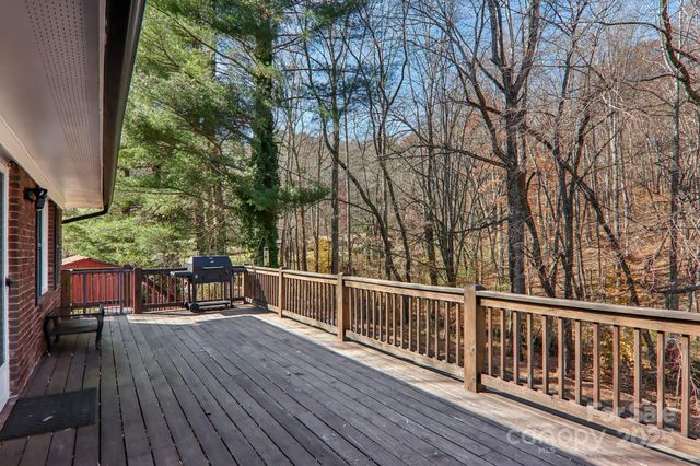 199 Davis Cove Road, Waynesville, NC 28786