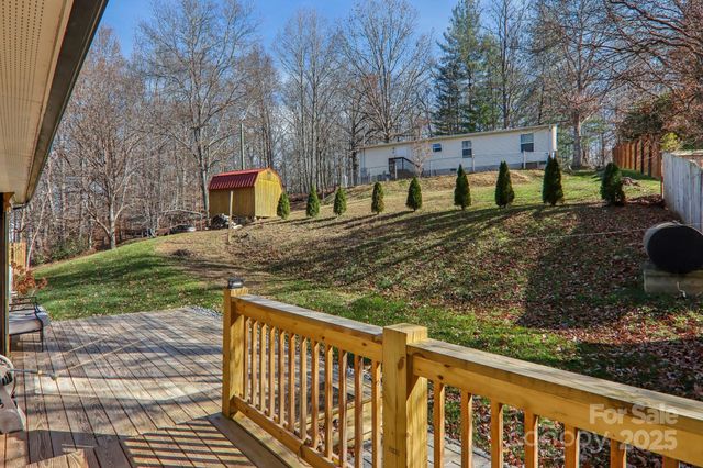 199 Davis Cove Road, Waynesville, NC 28786