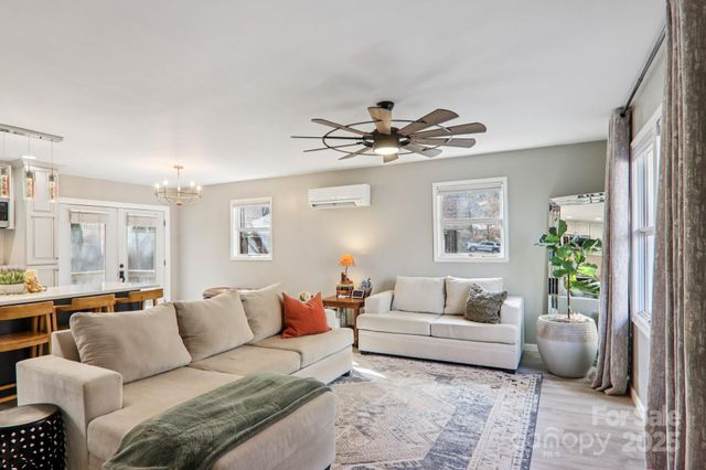 199 Davis Cove Road, Waynesville, NC 28786