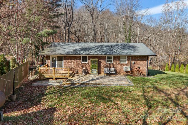 199 Davis Cove Road, Waynesville, NC 28786