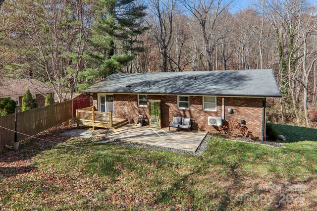199 Davis Cove Road, Waynesville, NC 28786