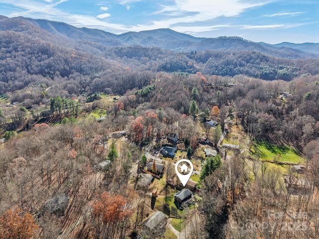 199 Davis Cove Road, Waynesville, NC 28786