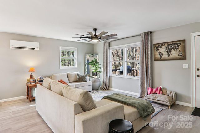 199 Davis Cove Road, Waynesville, NC 28786