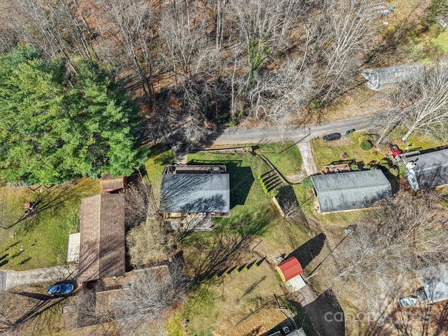 199 Davis Cove Road, Waynesville, NC 28786