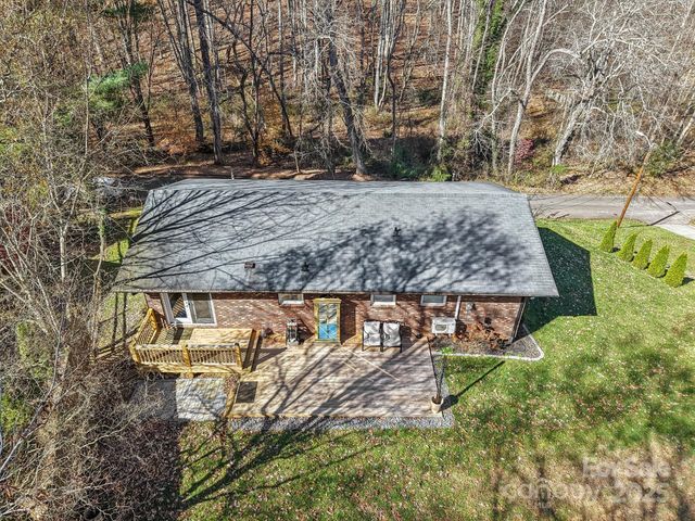 199 Davis Cove Road, Waynesville, NC 28786