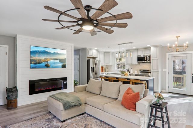 199 Davis Cove Road, Waynesville, NC 28786